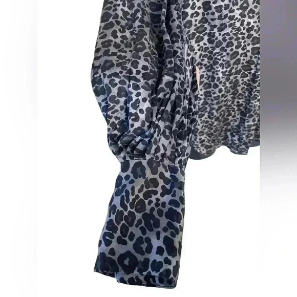 Equipment Femme Womens sz XS Boleyn Gray
Black Leopard Print Silk Blouse NWOT - Picture 3 of 10